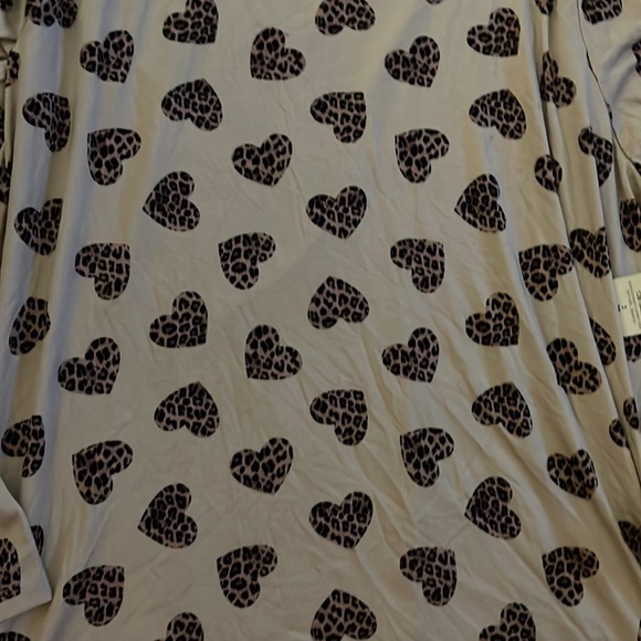NWT Torrid Long Sleeve Crew Neck Leopard Print Heart Top - Picture 5 of 5